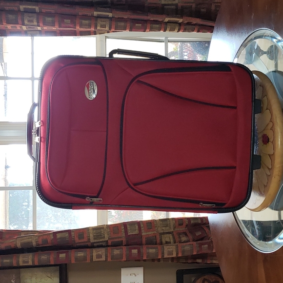 American Tourister Bags American Tourister Rolling Wheeled Carryon